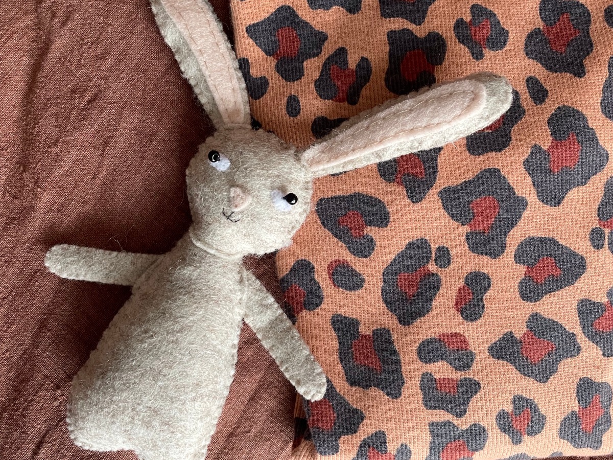 Felt bunny – free felt pattern inspiration